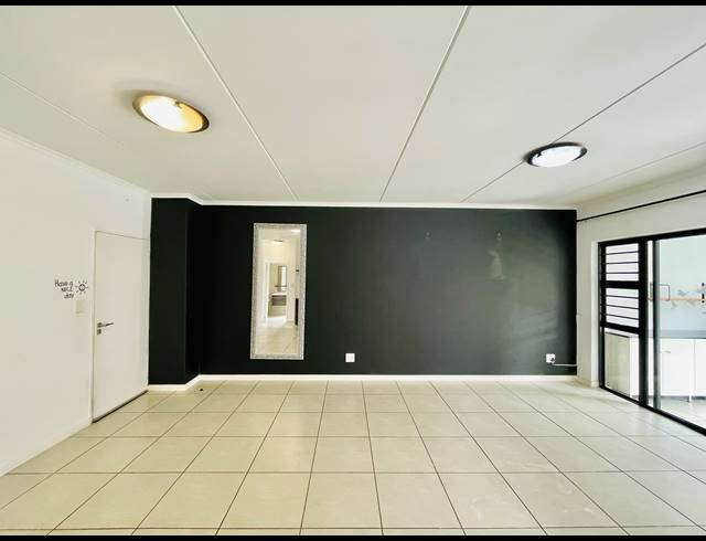 3 BEDROOM APARTMENT RENTED IN OLIVEDALE